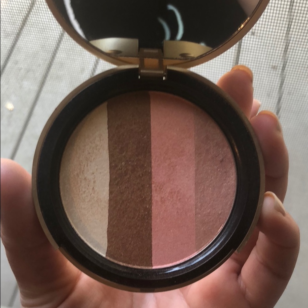 Too Faced Luminous Bronzer